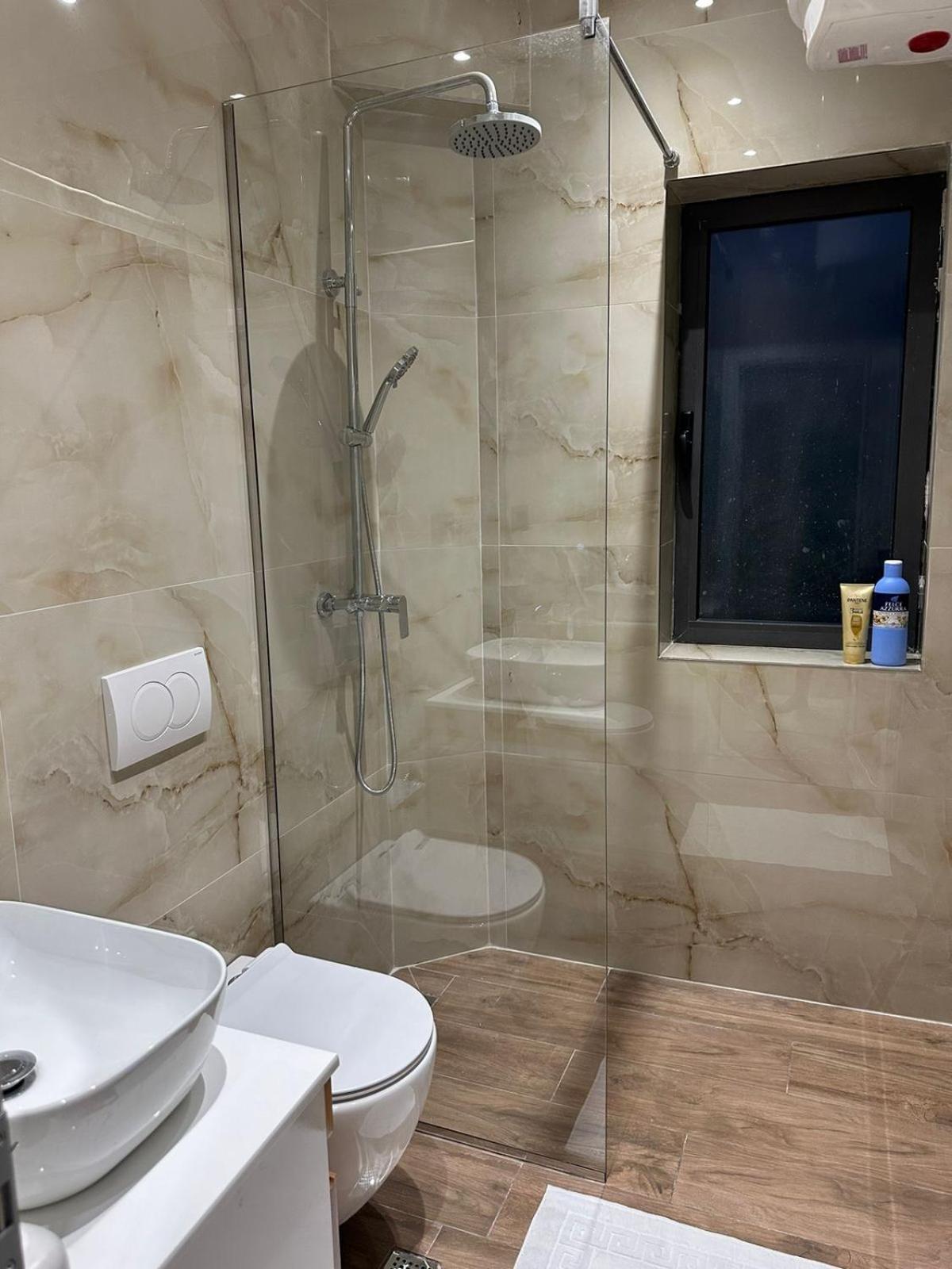 Home To Go Studio Apartament Tirana Bagian luar foto