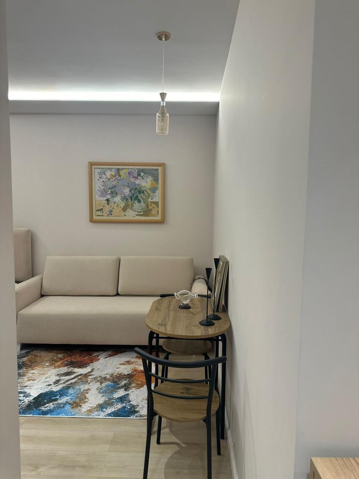 Home To Go Studio Apartament Tirana Bagian luar foto